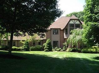 9334 Amber Wood Dr, Kirtland, OH 44094