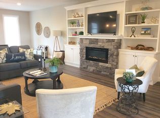 7814 Braeburn Ct, Holland, OH 43528