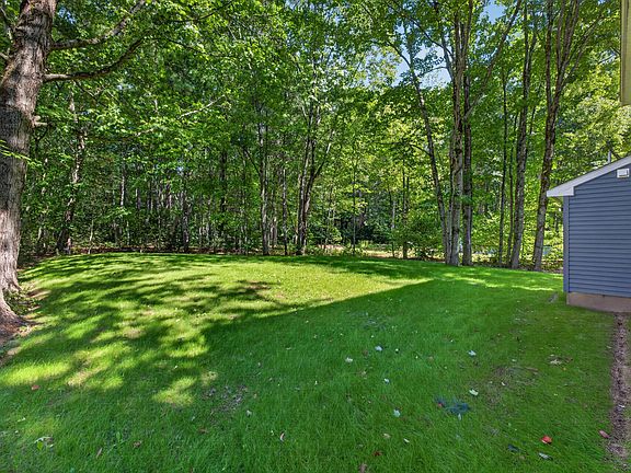 5th image of 32 Tall Pines Drive