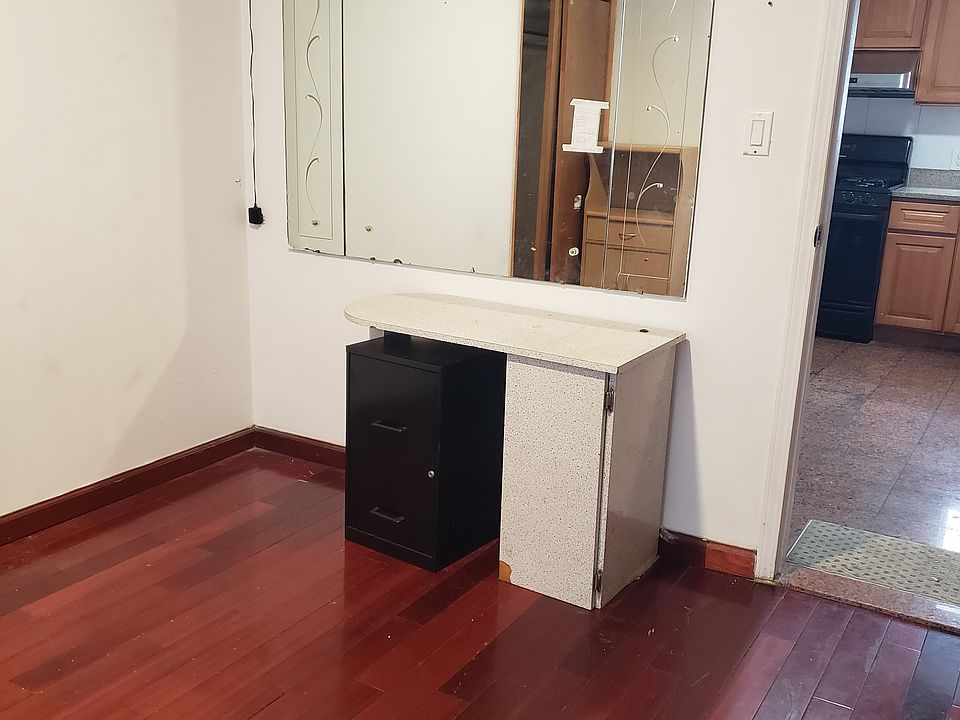 1st image of 13615 60th Ave Floor 2