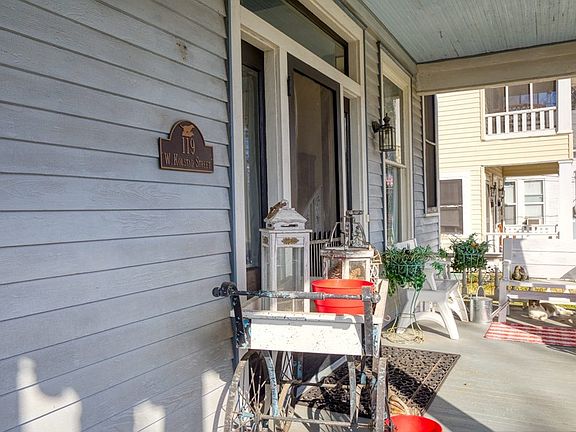 3rd image of 119 W Kolstad St