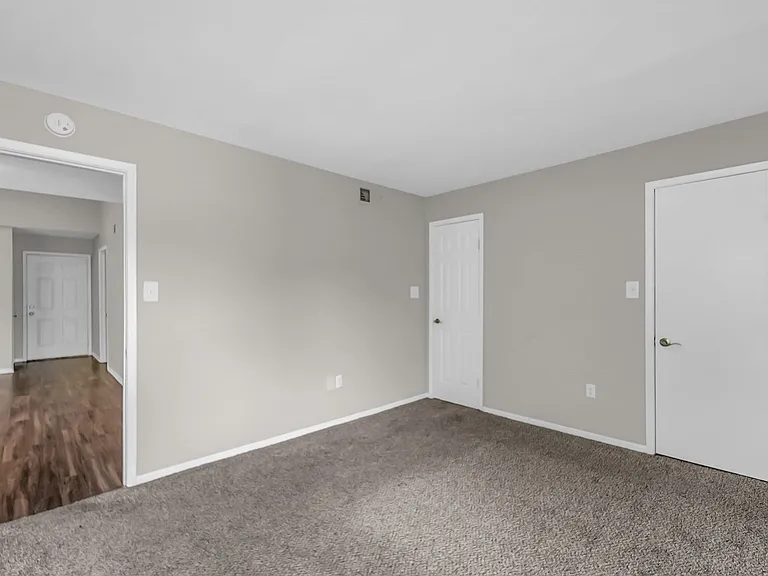 The Nova Apartments — Photo 8