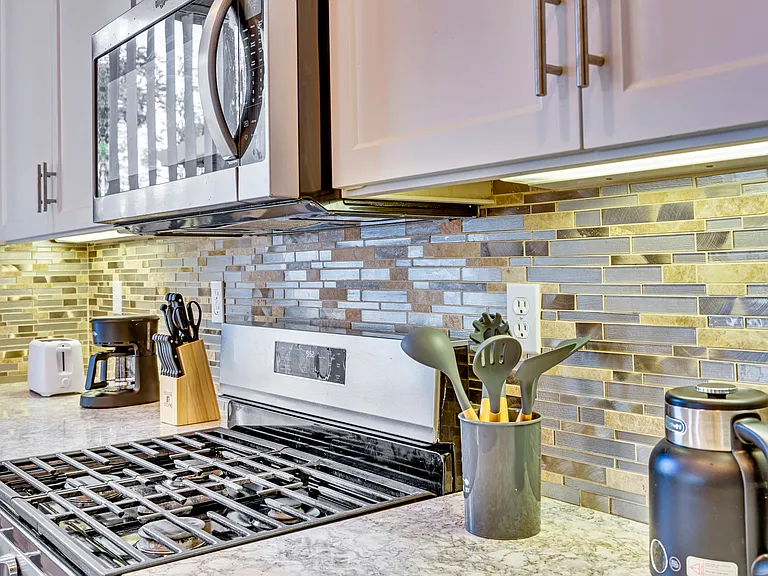 7476 Peppertree Ln — Photo 17