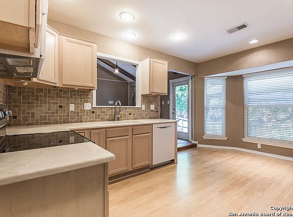 4th image of 3039 Clearfield Dr
