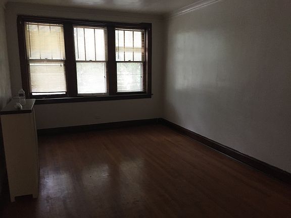 4th image of 8411 S Cregier Ave