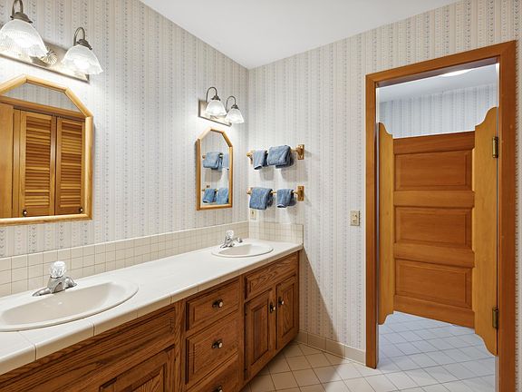 4th image of 20 Tuts Ln