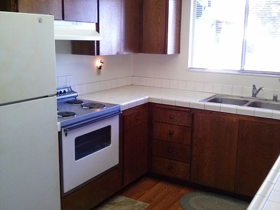 2nd image of 382 Bangor Ave