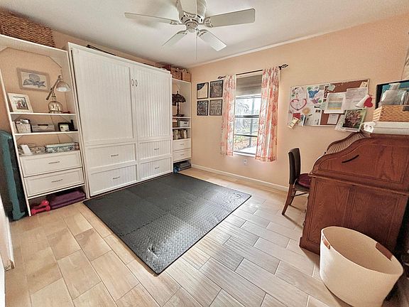 3rd image of 2512 SE Hilltop Court