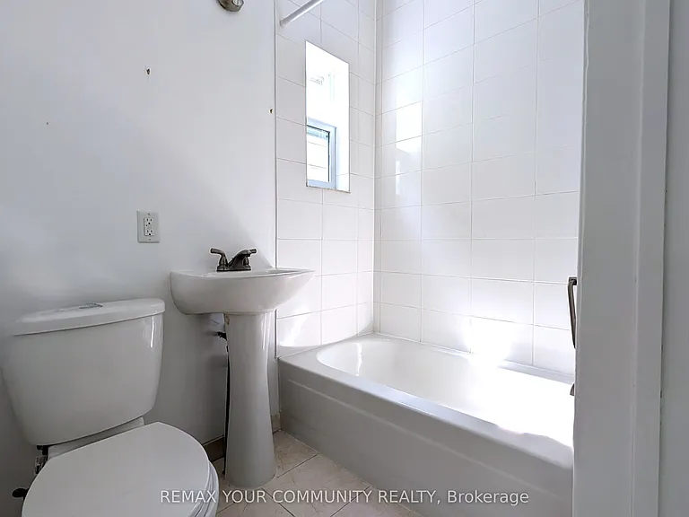 186 Roslin Ave #M4N-1Z6 — Photo 14
