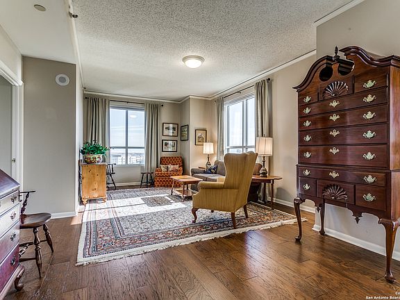 3rd image of 1 TOWERS PARK LN #812