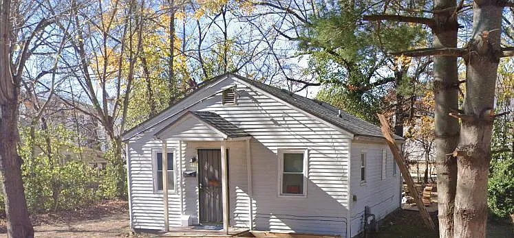 2 bed, 875 sqft, $1,300 — Photo 1