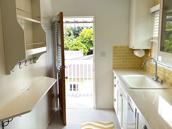 4th image of 2518 Chandler Blvd #2518