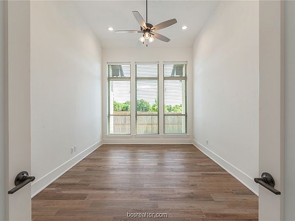 5th image of 1752 Kerr Valley Ln