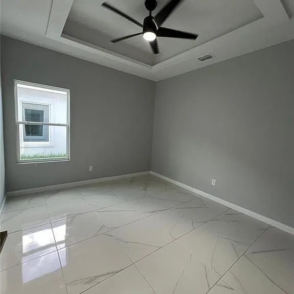 5600 Northwestern Ave #2 — Photo 7