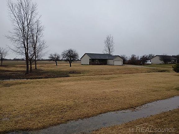 3rd image of 5688 Galbraith Line Rd