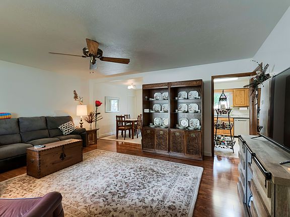 B2 - Living Room 3.jpg