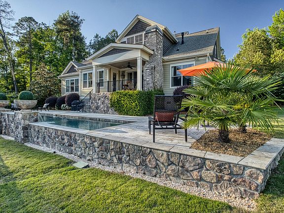 3rd image of 125 Sea Grass Ln