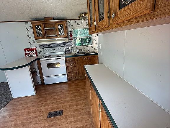 4th image of 255 Rural Retreat Lake Rd
