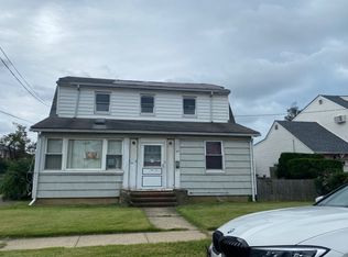 39 Fairfield Ave, Mineola, NY 11501