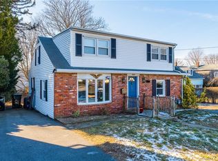 326 Vauxhall St, New London, CT 06320