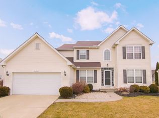5093 Weatherstone Dr, North Ridgeville, OH 44039
