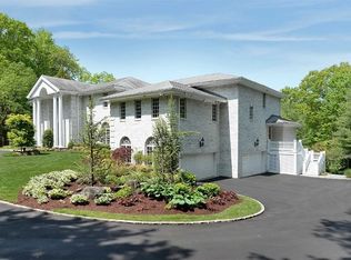 15 Tall Oak Ct, Oyster Bay Cove, NY 11791