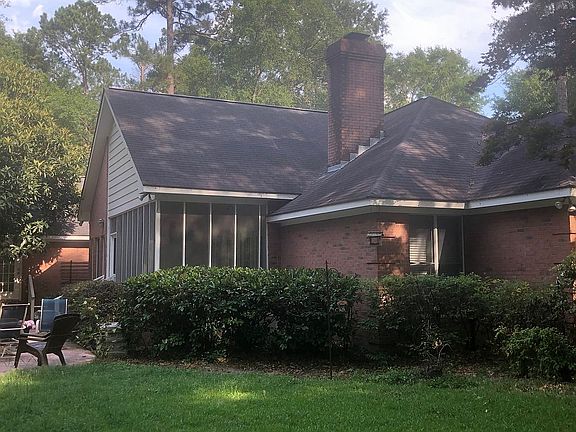 3rd image of 980 Evergreen Cir