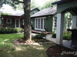 2004 Warner Rd, Fort Worth, TX 76110