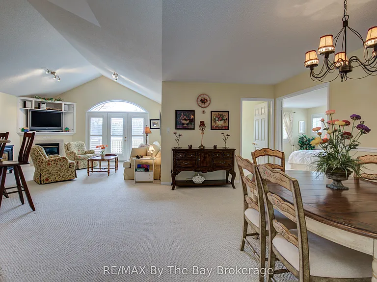 32 Green Briar Dr — Photo 7