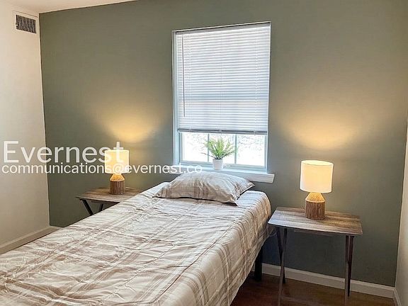 5th image of 12916 N Cresap St SW #8