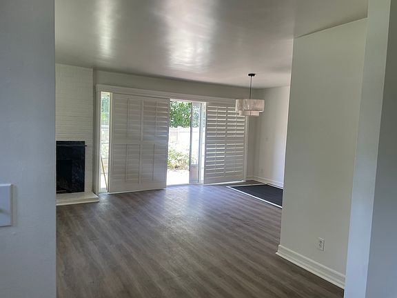 5th image of 32001 Waterside Ln