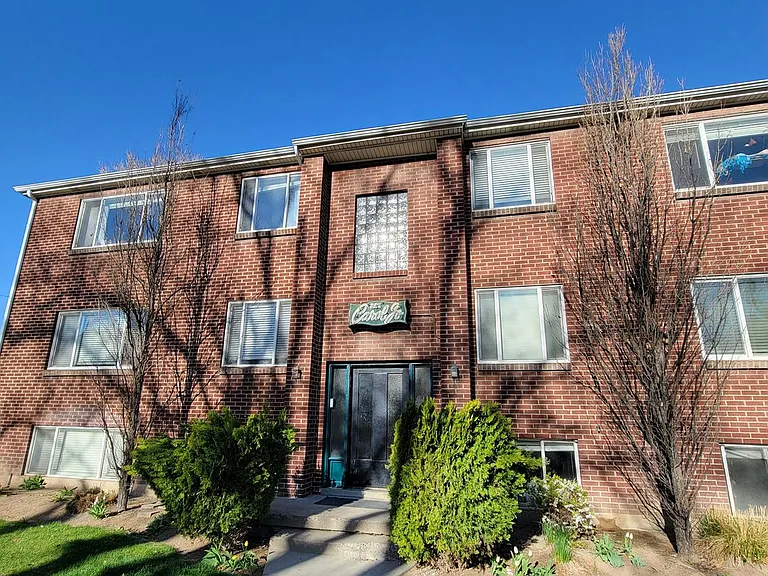 221 N Quince St — Photo 1