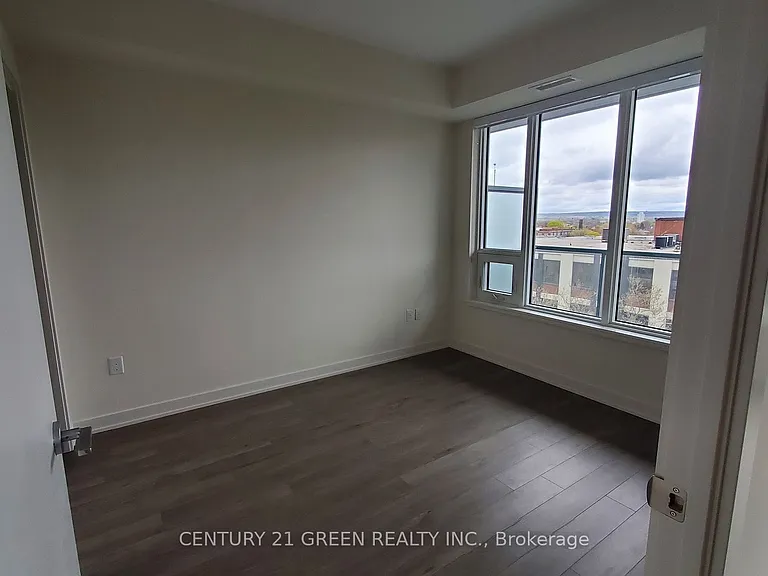 212 King William St #720 — Photo 13