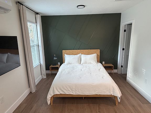 3rd image of 106 Forest Cir