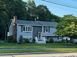 59 Highwood Dr, Coventry, RI 02816