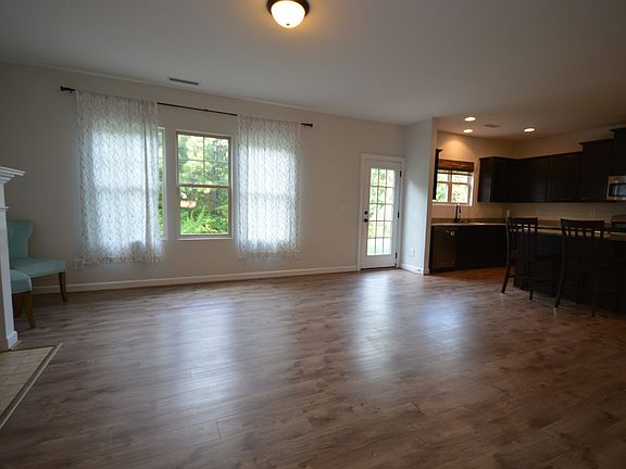 5th image of 204 Station Dr