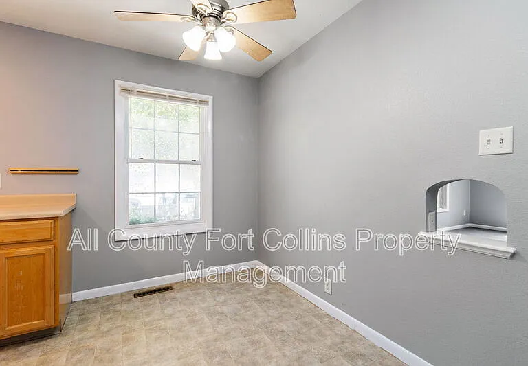 817 E Laurel St — Photo 8