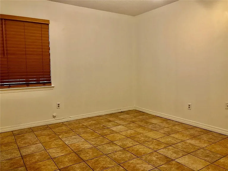 6677 Hounds Run S — Photo 13