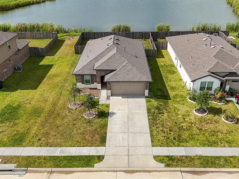 14531 Sweetwater Dr — Photo 29