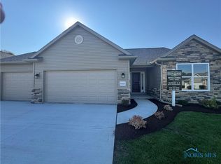 1053 Plum Grove Ln, Toledo, OH 43615