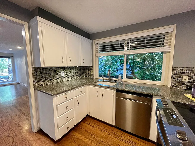 15410 SW Peppermill Ct — Photo 9