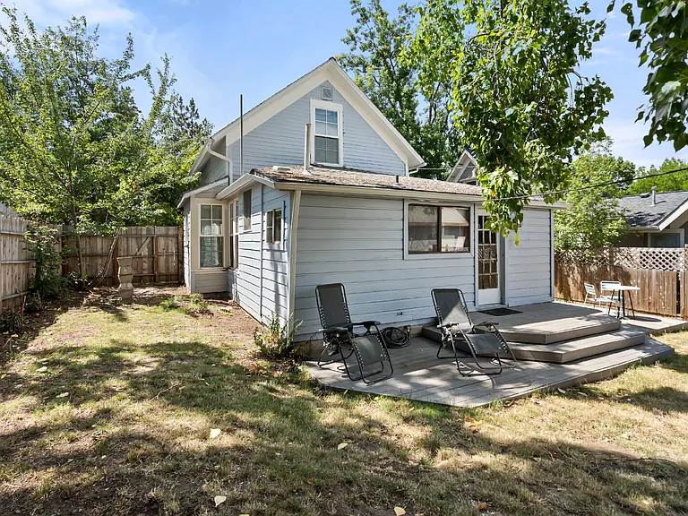 176 Skidmore St — Photo 25