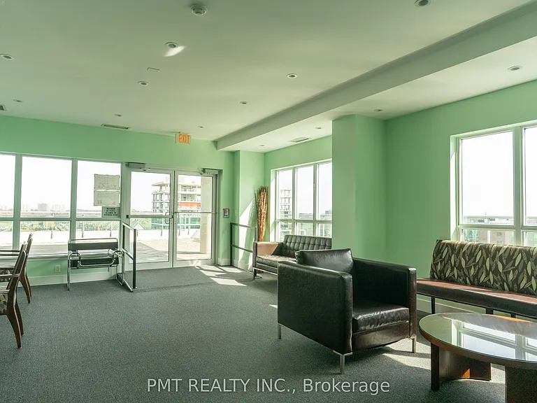 60 Fairfax Cres #111 — Photo 27