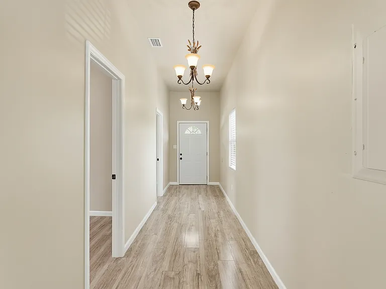 1025 Elliott Ave — Photo 7