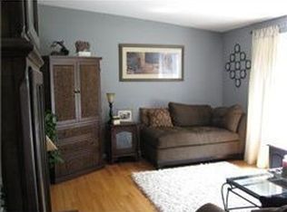 8 Branberry Dr, Westerly, RI 02891