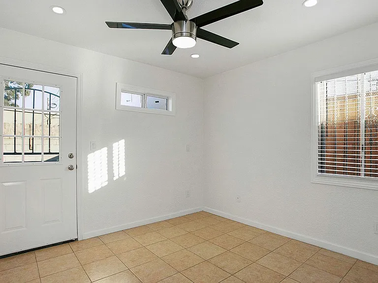 Linden Avenue Triplex — Photo 15