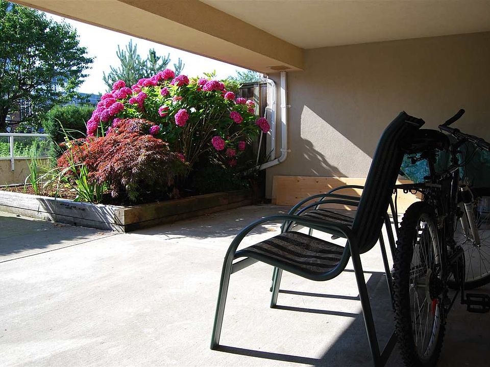 2nd image of 501 Cochrane Ave #102