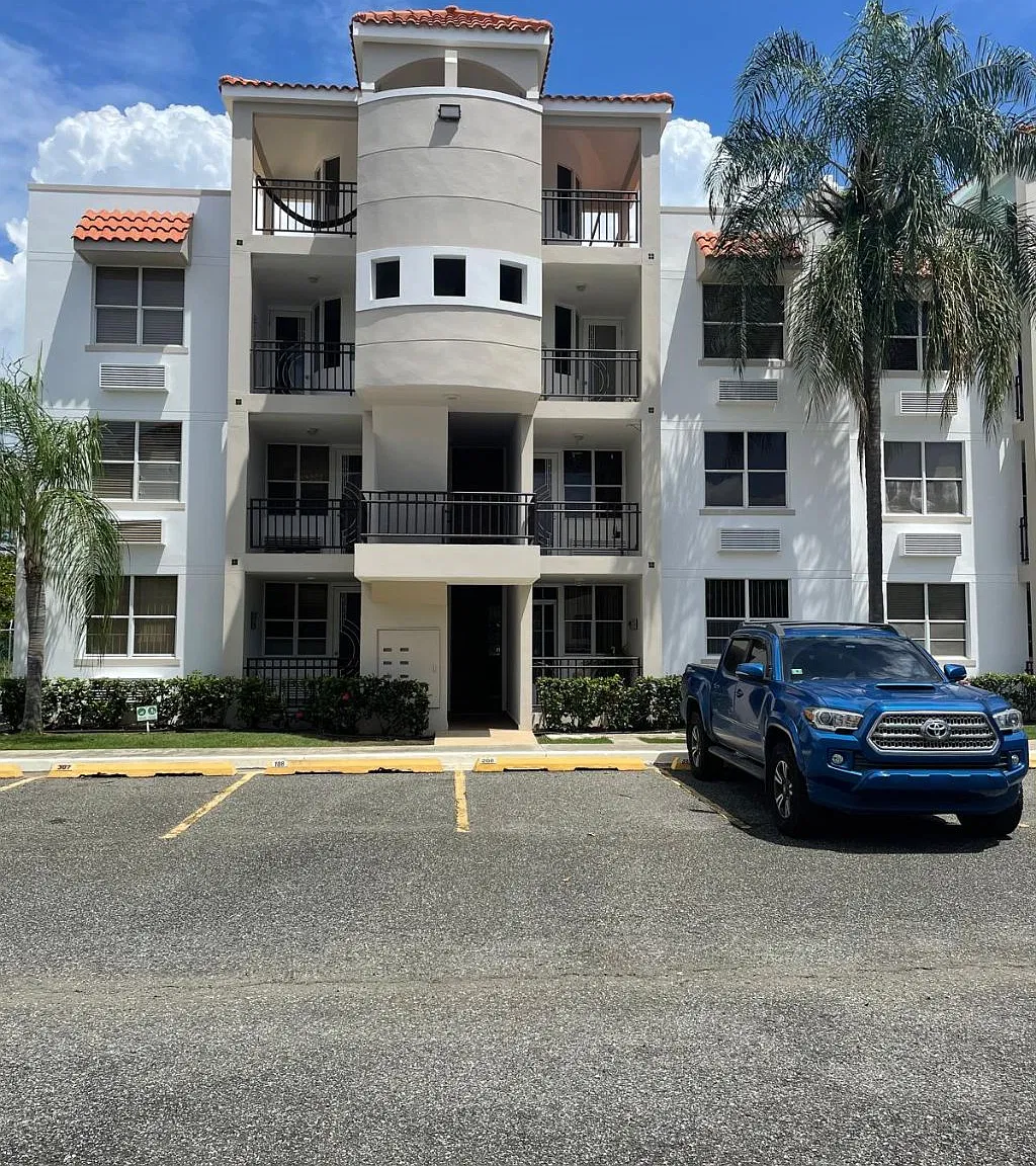 2 bed, 1.0 bath, $1,700 — Photo 2