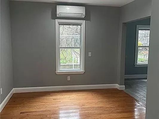 4th image of 3623 Provost Ave