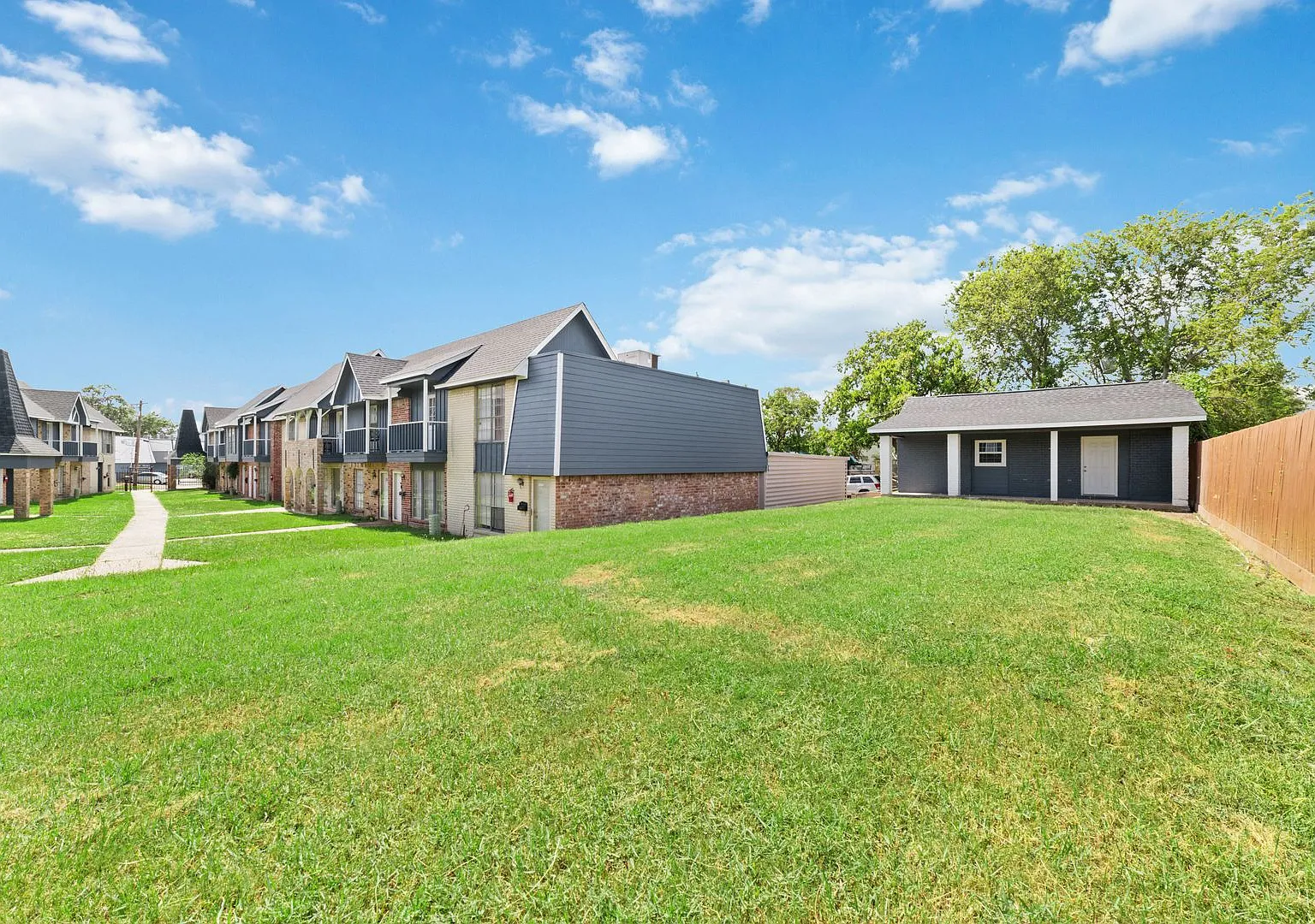 Audrey Lane Townhomes — Photo 4